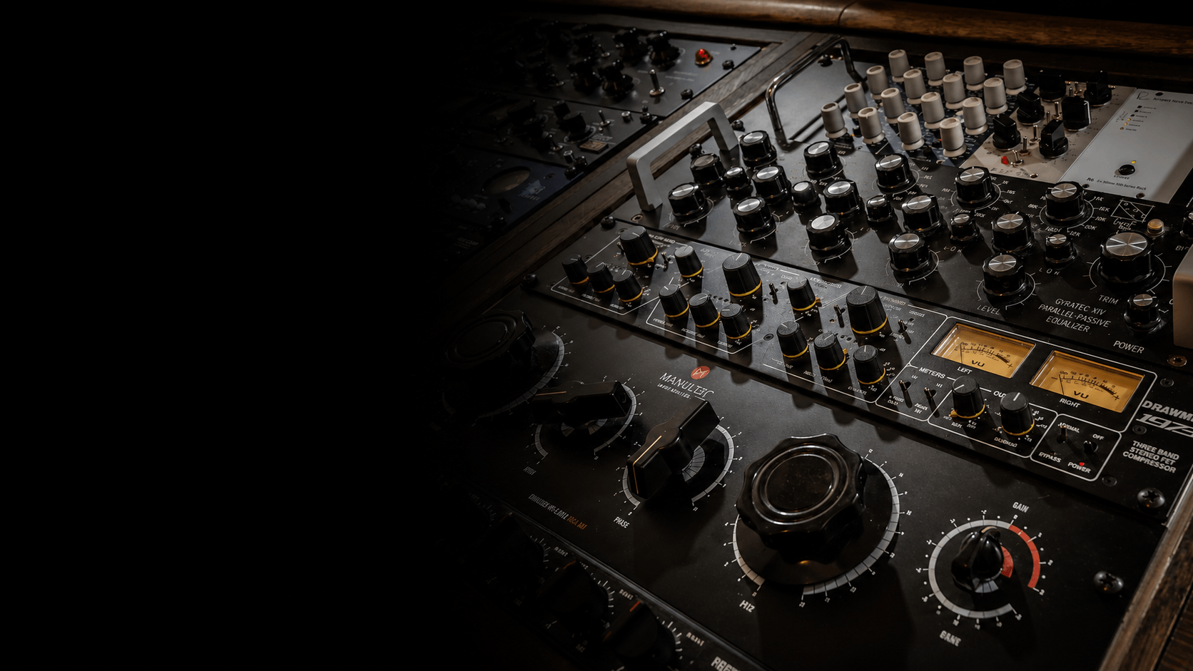 Equipamentos de equalização e compressão para masterização