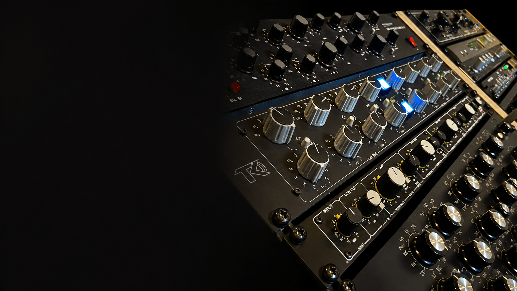 Console profissional de mixagem em estúdio
